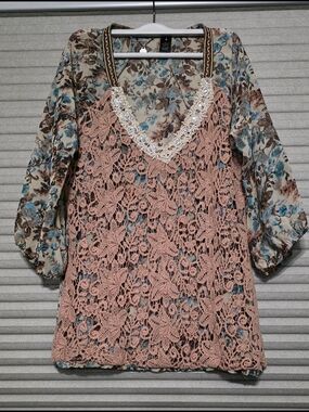 BKE BOUTIQUE  Crochet Peach Layered V-Neck Women's Top
